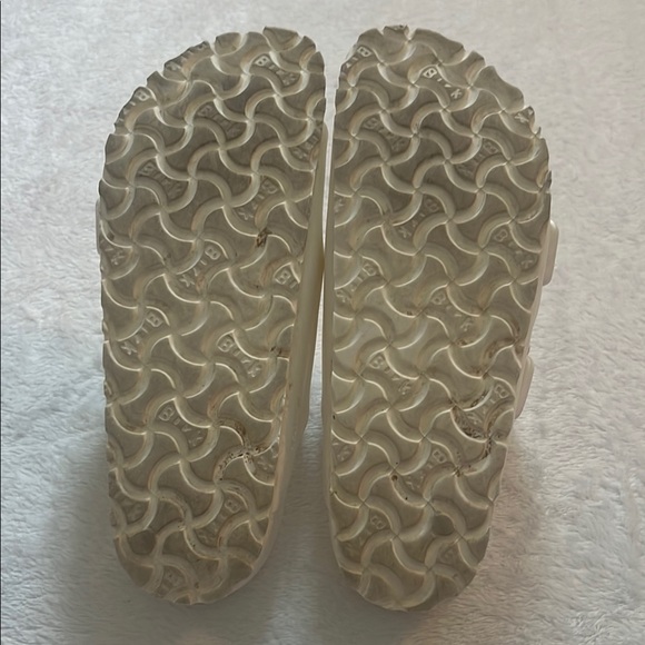 Birkenstock White Sandals with Adjustable Straps - Picture 4 of 4